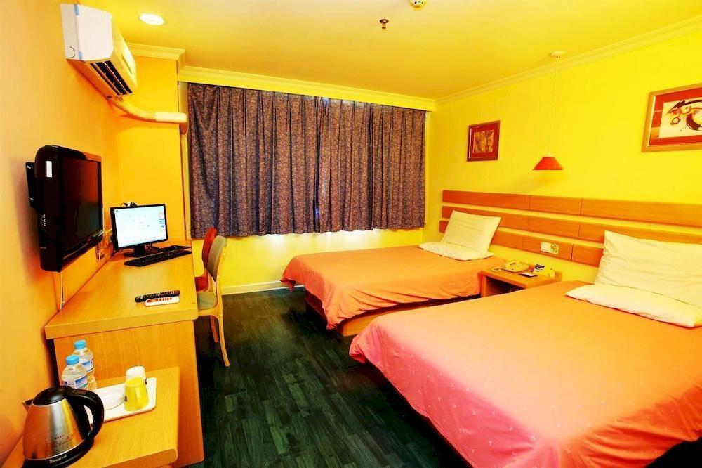 Home Inn Guangzhou Guangdong University Of Foreign Studies Baiyun Avenue Ngoại thất bức ảnh
