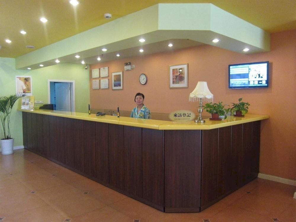 Home Inn Guangzhou Guangdong University Of Foreign Studies Baiyun Avenue Ngoại thất bức ảnh