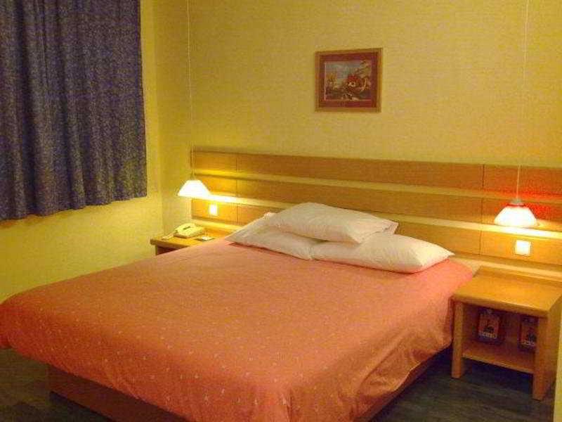 Home Inn Guangzhou Guangdong University Of Foreign Studies Baiyun Avenue Ngoại thất bức ảnh